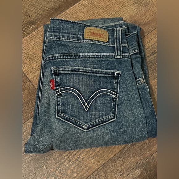 Levi’s low rise jeans! - Picture 3 of 5